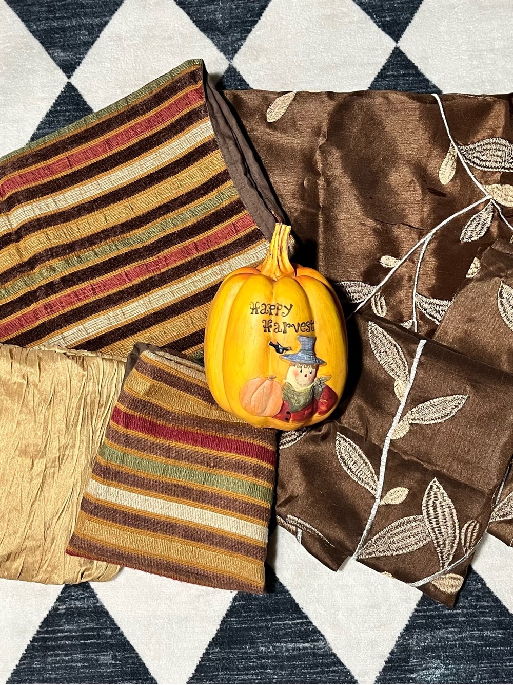 Signature Homestyles Fall Textiles.